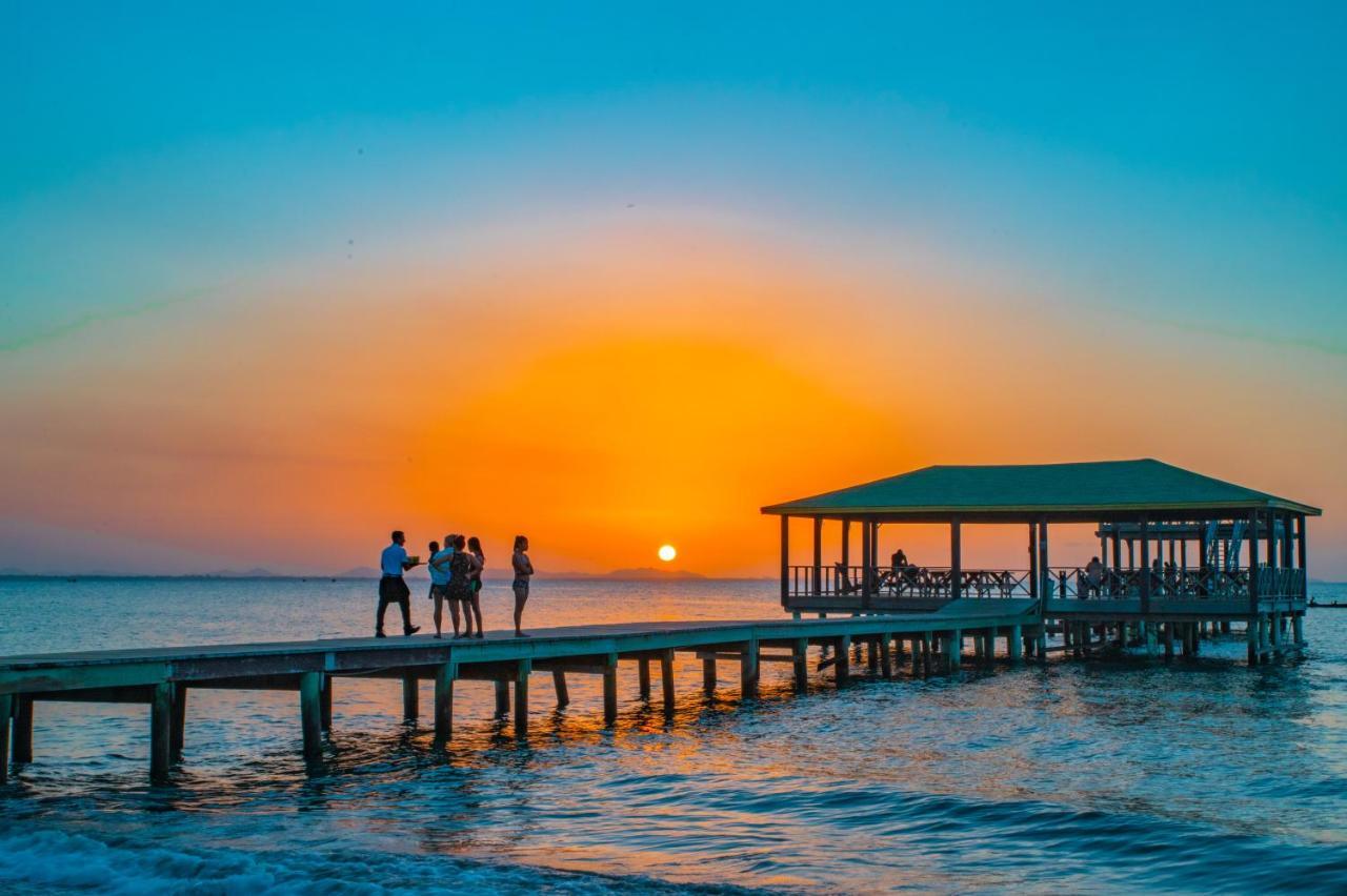 La Ensenada Beach Resort テラ エクステリア 写真