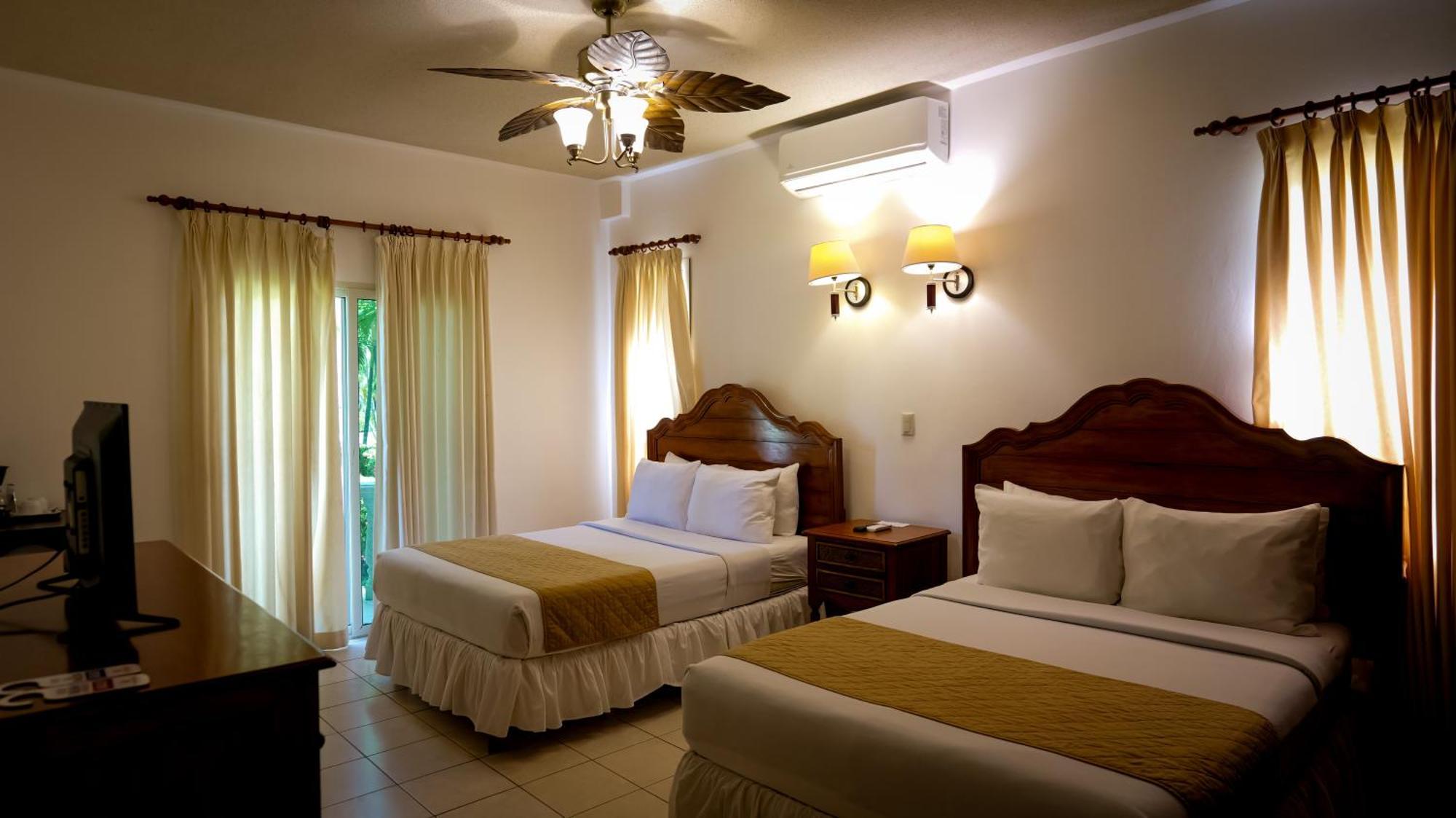 La Ensenada Beach Resort テラ エクステリア 写真